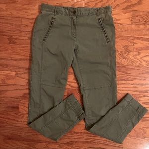 Gap size 4 woman’s super skinny olive khakis pants.